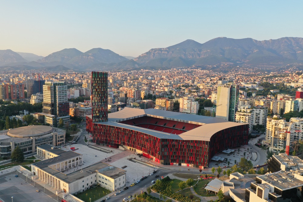 Air Albania Stadium i Tirana, Albanien (foto: shutterstock.com)