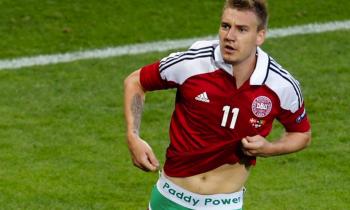 Sag  undersøges: Bendtner spillede på eget hattrick