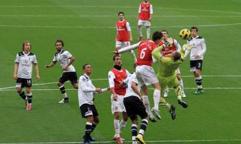 Spurs vs Gunners: Kane vil have Wenger ned med nakken