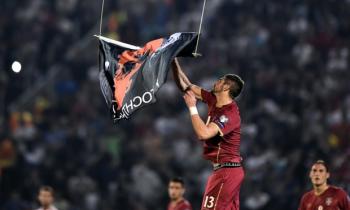 Serbien vs Albanien: - Kortregn i hadets kamp i Tirana