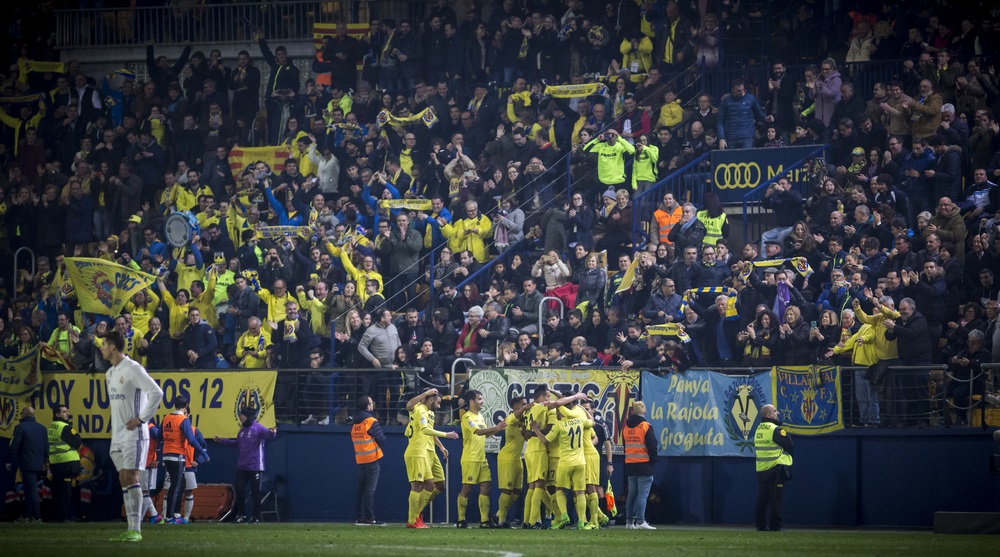 Villarreal fejrer scoring mod Real Madrid på Estadio de la Ceramica